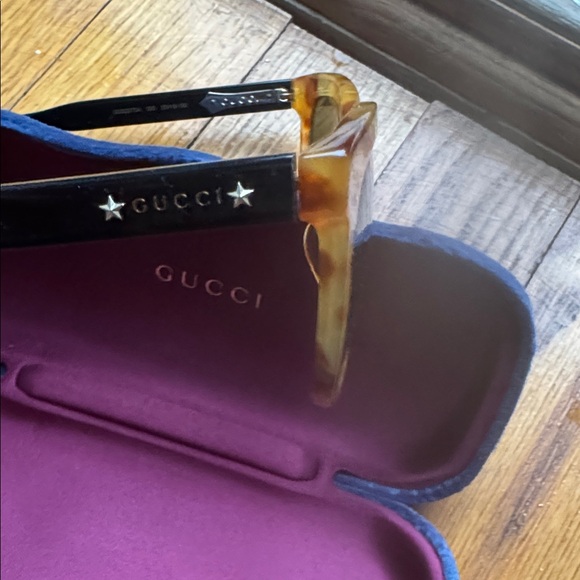 Gucci Tortoiseshell Sunglasses with Black Lenses - Picture 5 of 7